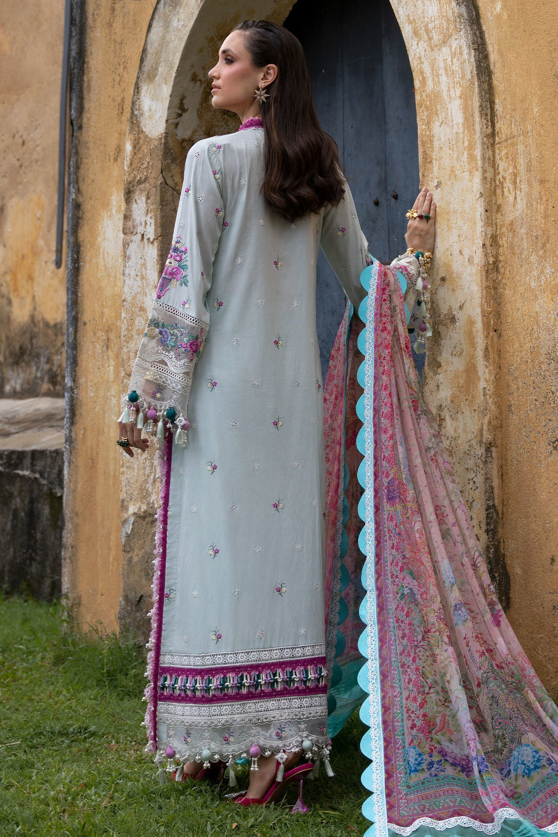 Annus Abrar | Neroli Luxury Lawn | Amafah