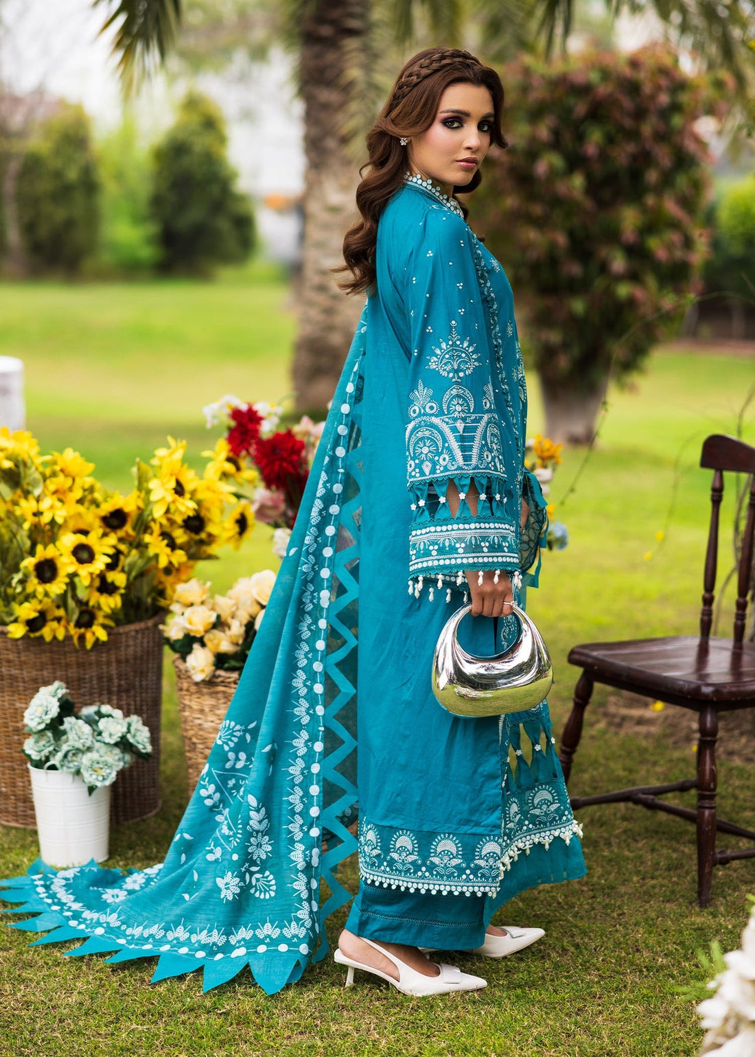 Paras by Pasha | Bloom and Beyond | Sapphire Bloom