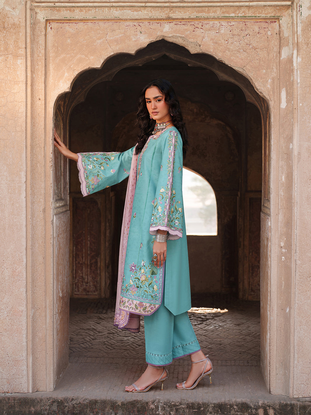 Binilyas | Suroor Eid Pret 26 | 247-A