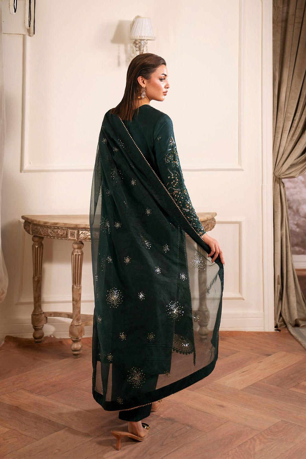 Neeshay | Luxe Pret | Emerelle