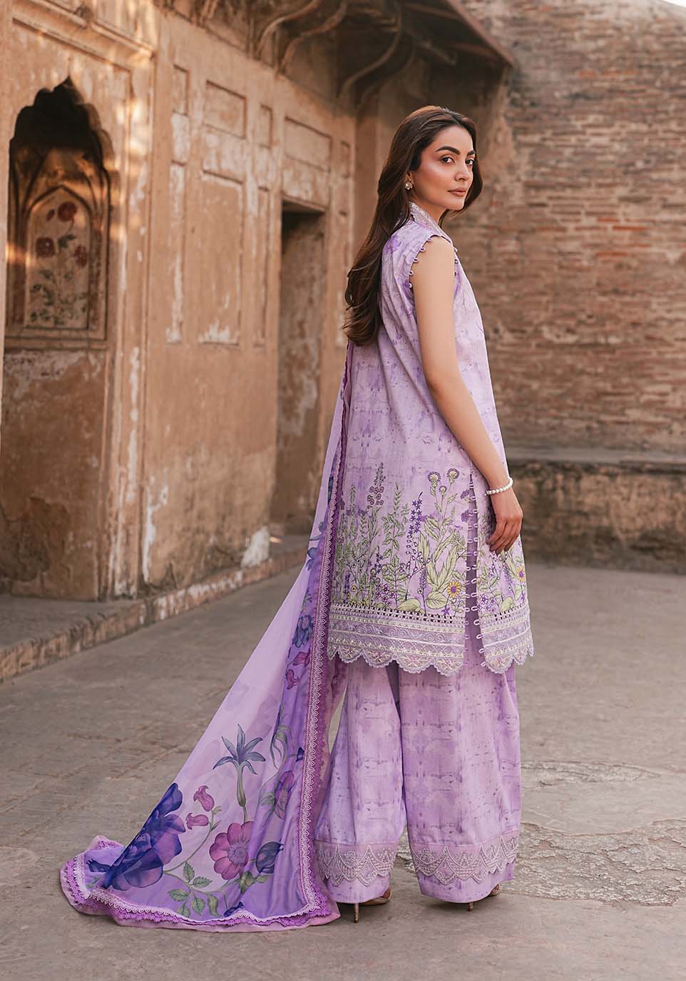 Zarqash | Luxe Lawn 26 | ZQL006