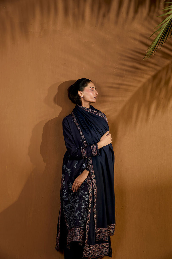 Sobia Nazir | Winter Shawl 25 | Design 7B