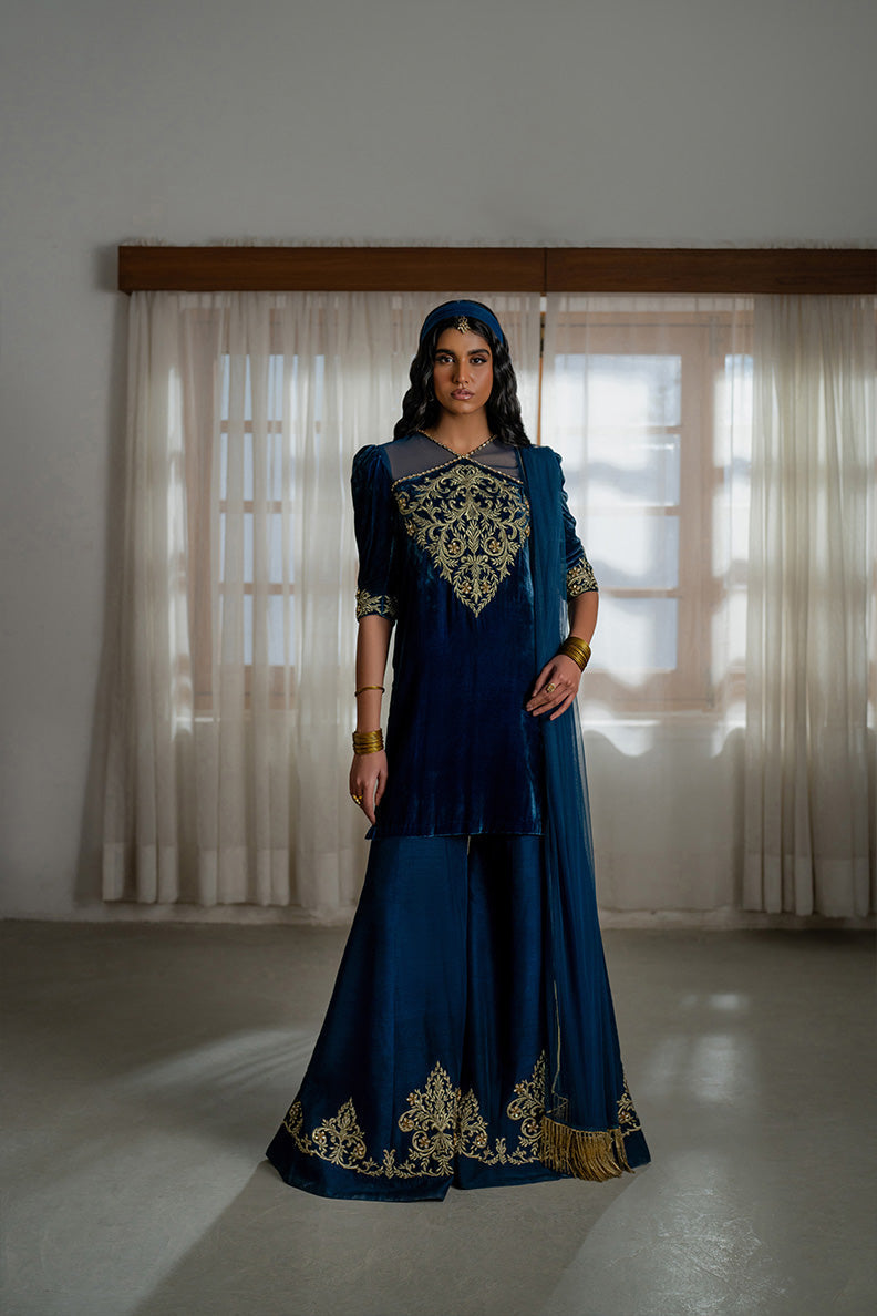 Caia | Luxury Velvet Edit 25 | Roselle (Blue)
