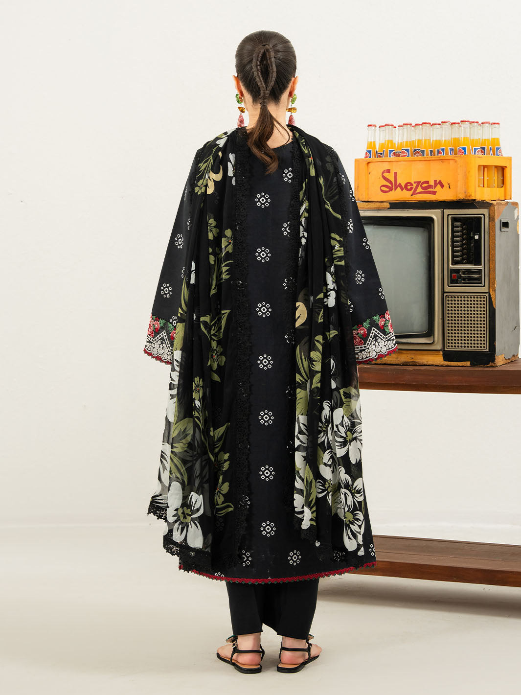 Mahnur | Anaya Lawn | ANA-001