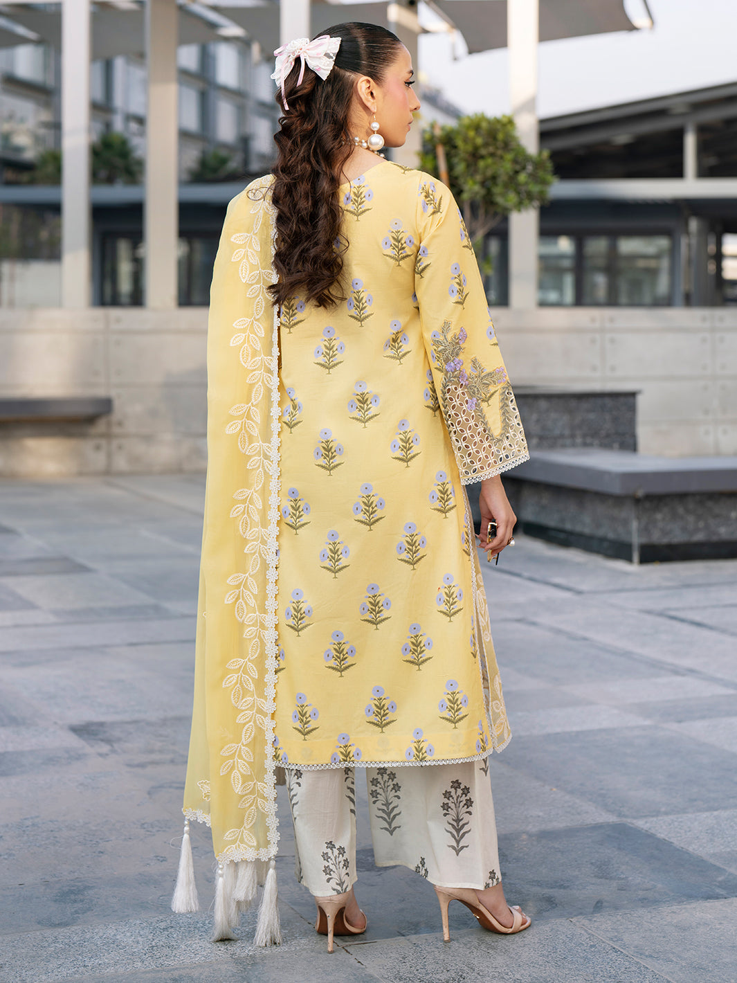 Mahnur | Broadway Luxury Lawn 26 | BW - 006