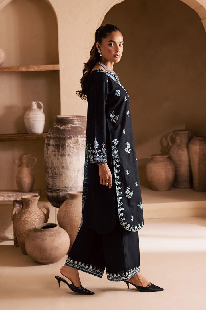Batik | Wiinter 25 | Black Riva