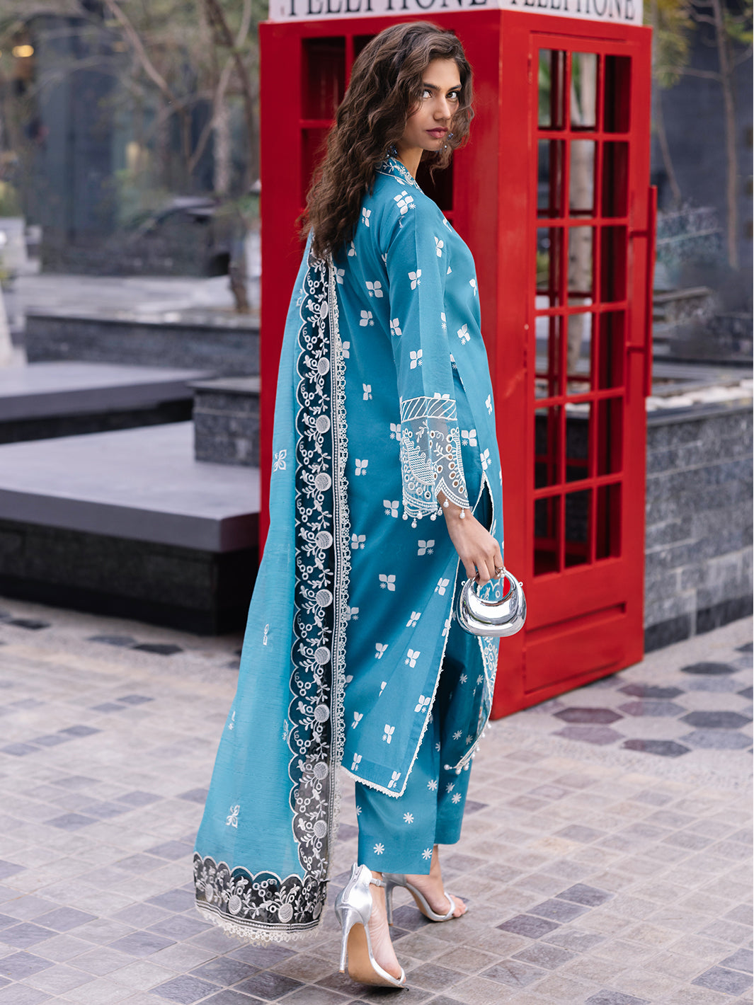 Mahnur | Broadway Luxury Lawn 25 | Scarlet