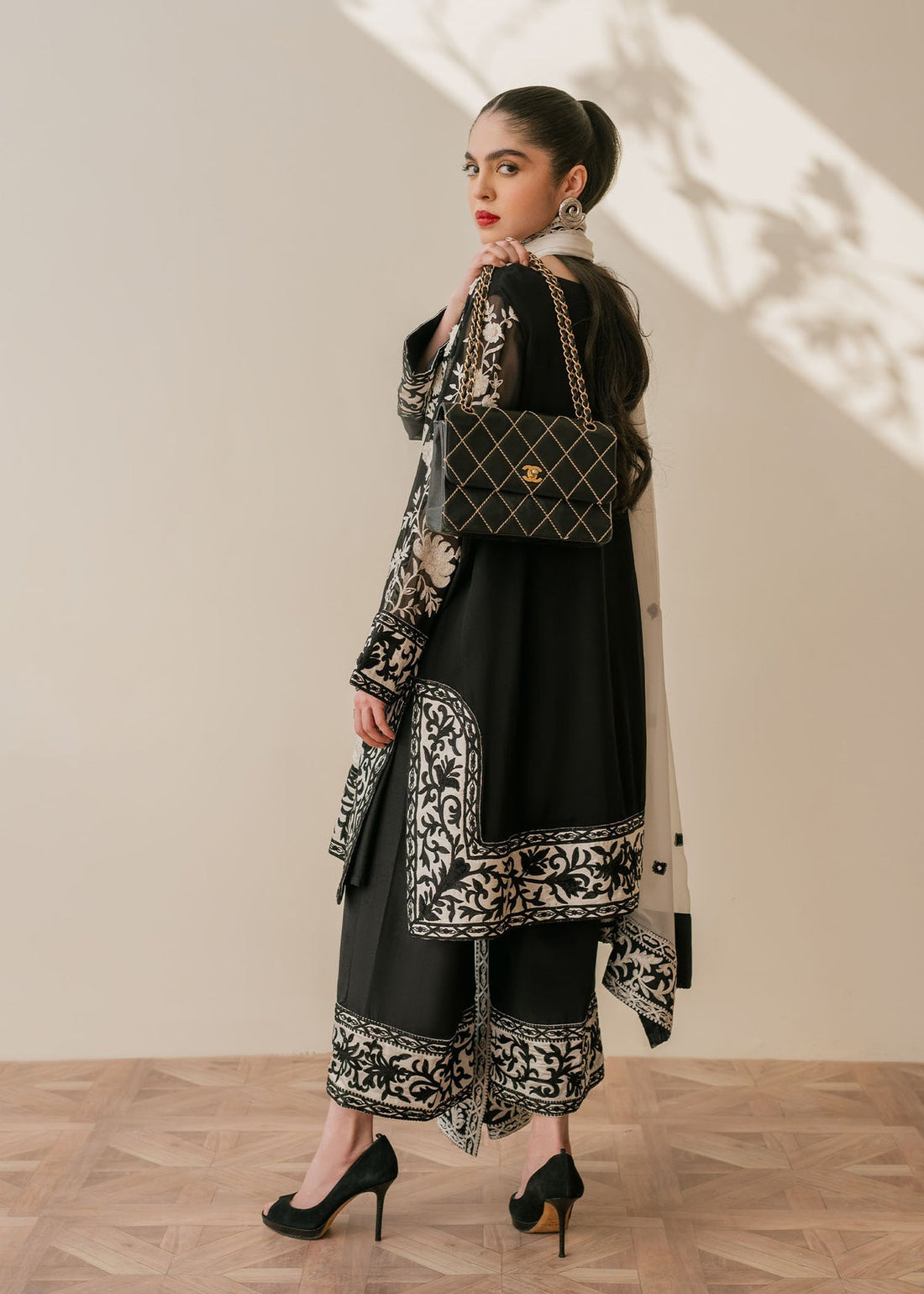 Mahgul | Samara Pret | Onyx Jewel