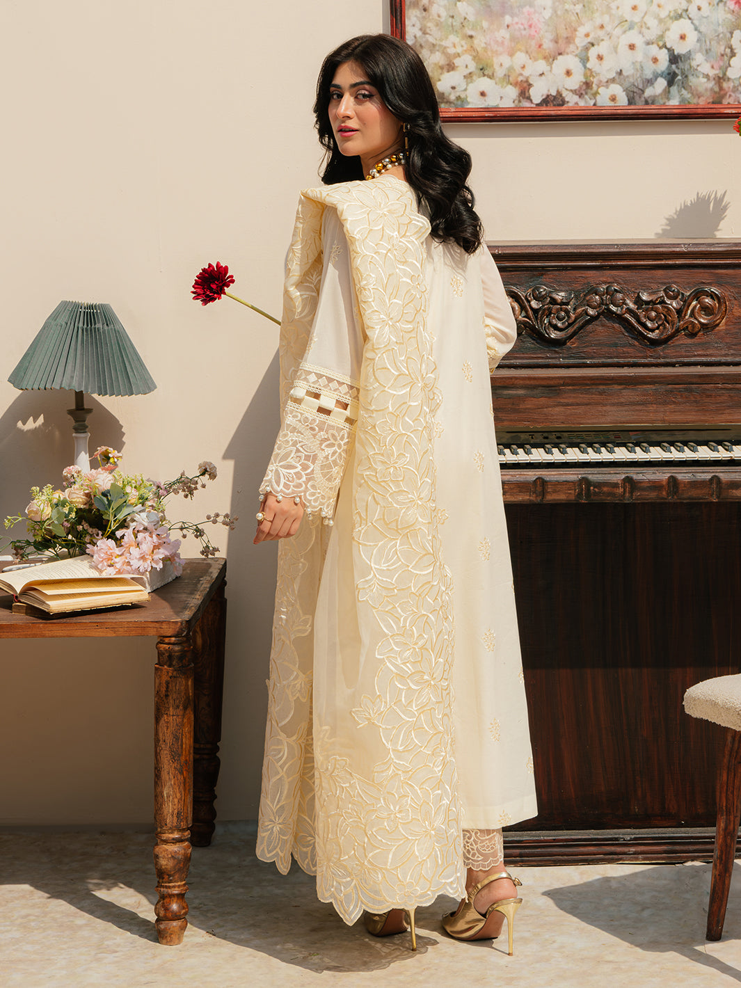 Mahnur | Allenura Luxury Lawn 24 | LUMINARY