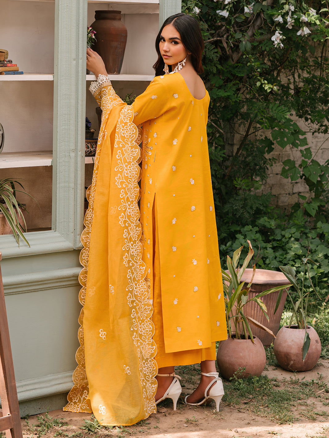 Mahnur | Masakali Luxury Lawn 24 | MK 06 - A