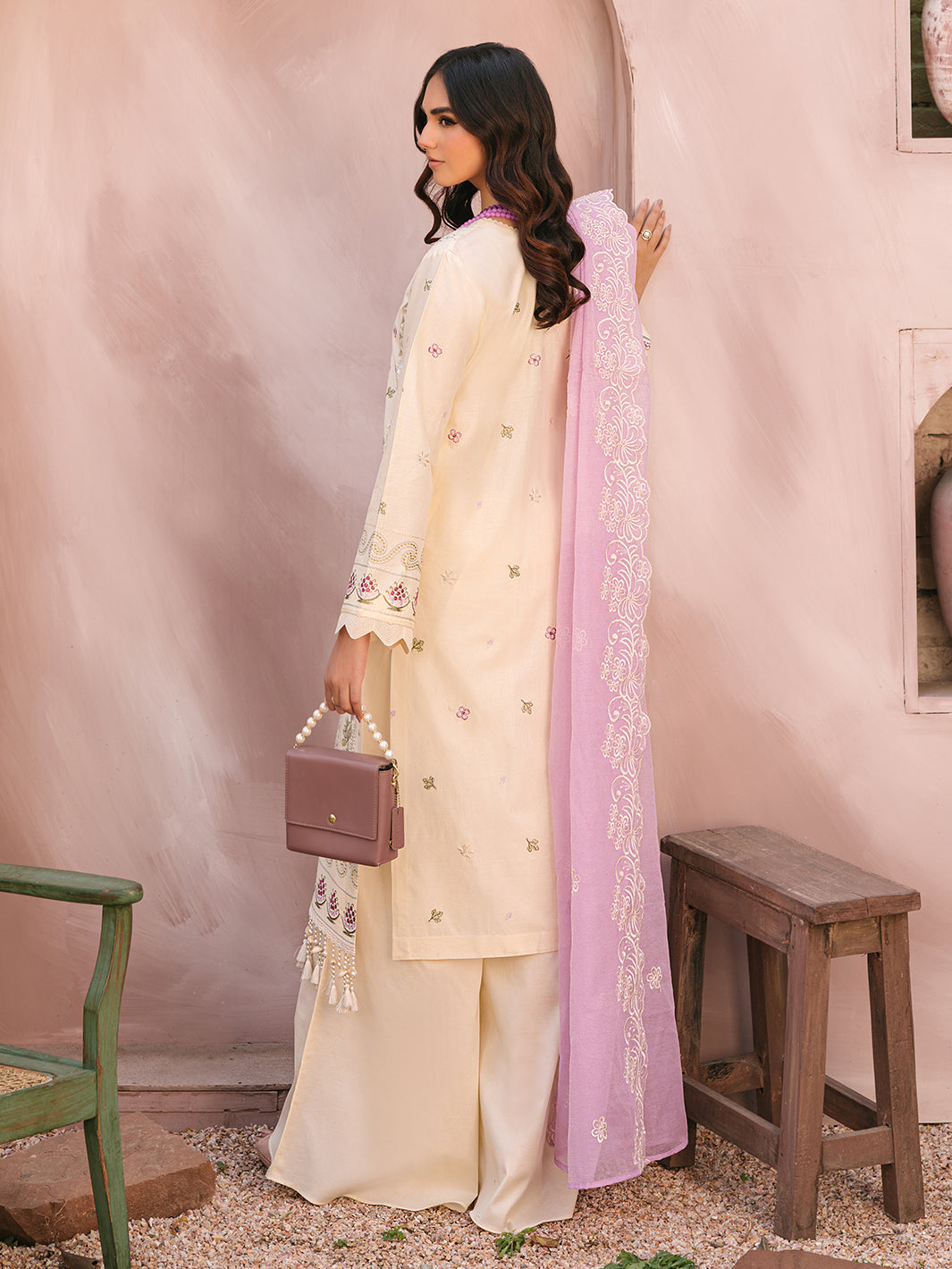 Mahnur | Masakali Luxury Lawn 24 | MK 01 - B