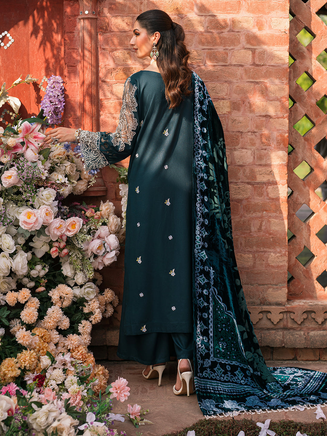 Mahnur | Nazakat Luxury Winter | ELYS