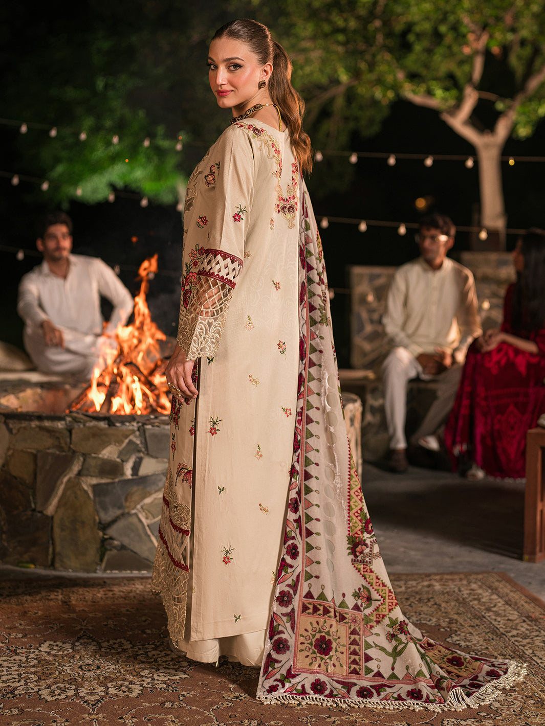 Mahnur | Nazakat Luxury Winter | KIVA