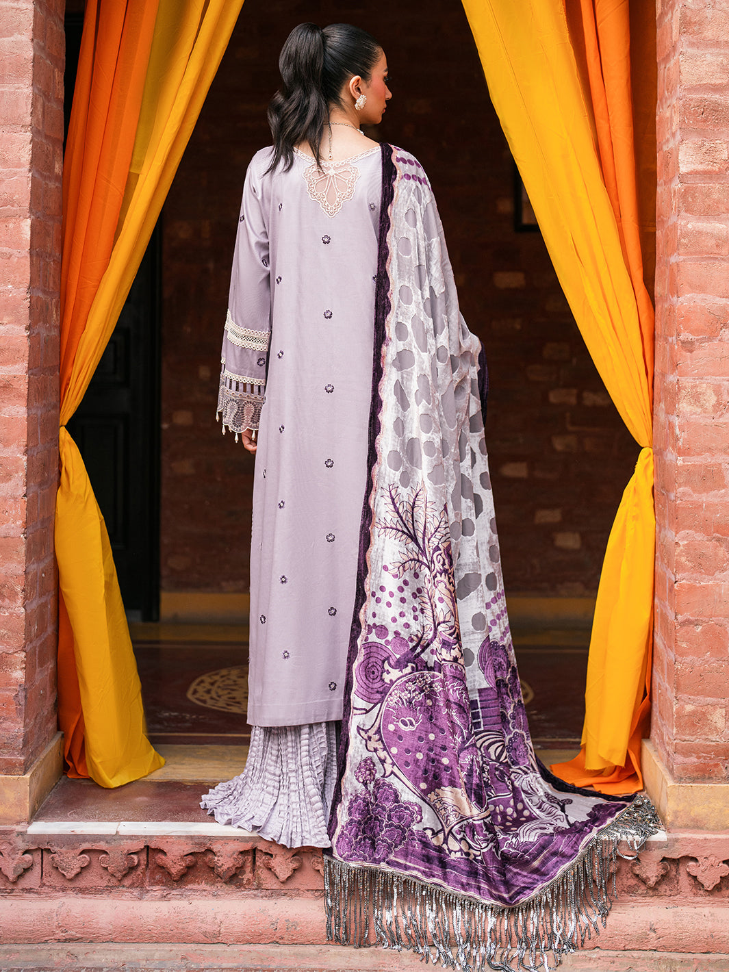 Mahnur | Nazakat Luxury Winter | VANA