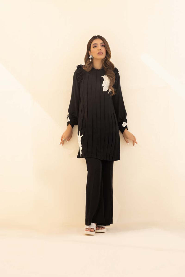 Sana Abbas | La Fiesta | Vivian